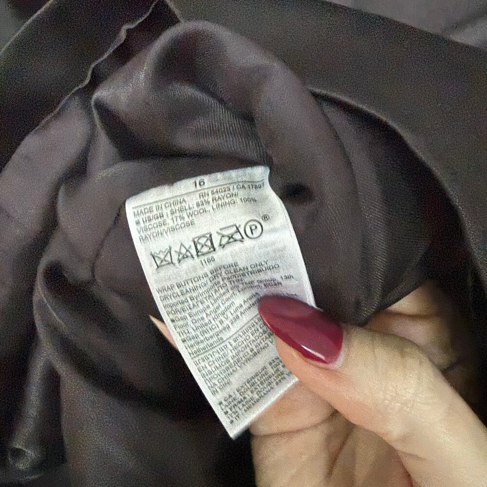Banana Republic Double Breasted Satin Blazer - Picture 5 of 6